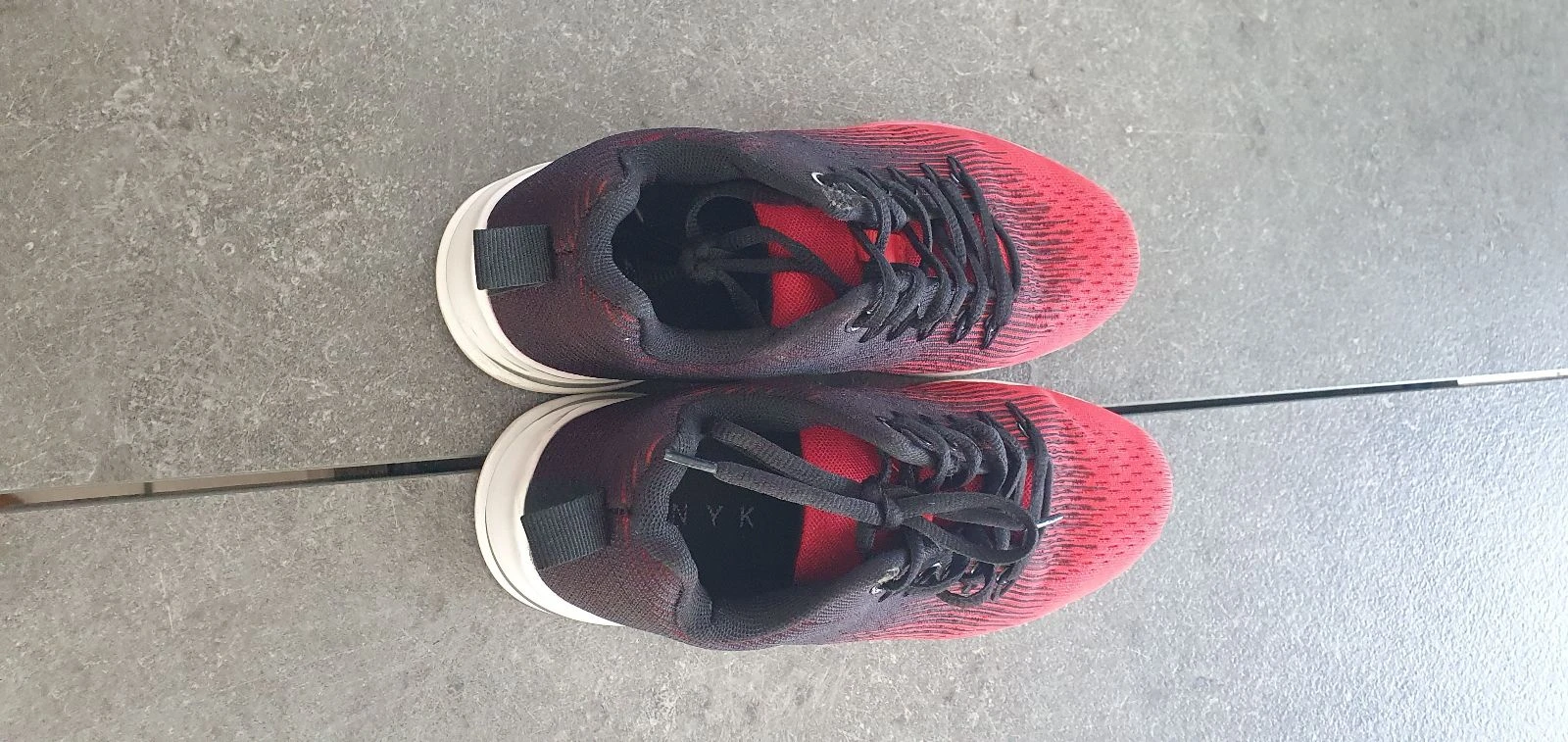Red and black sneakers size 38 – photo 3